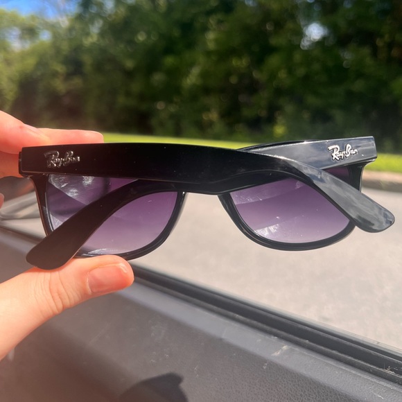 RAY-BANS - Picture 2 of 6